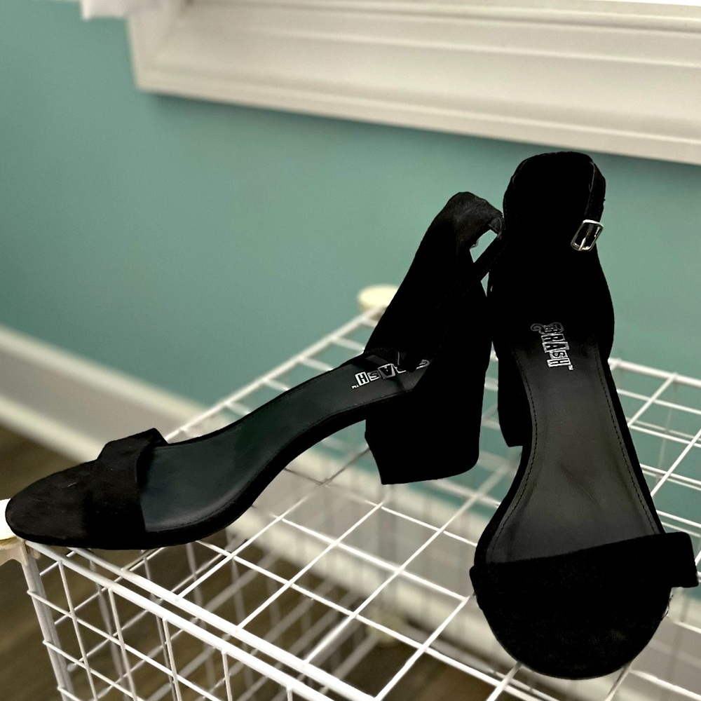 NWOT black suede block heel sandal size 10 never worn